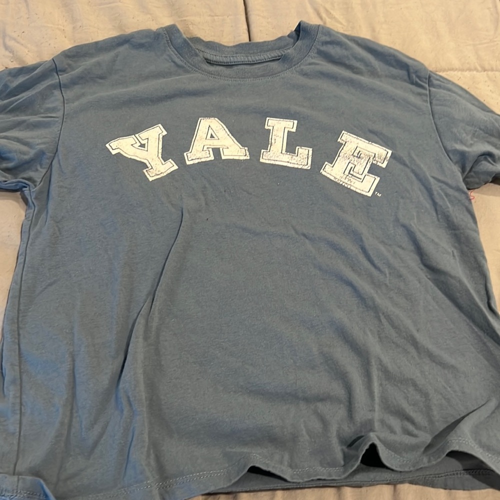 Yale girl’s cropped tee